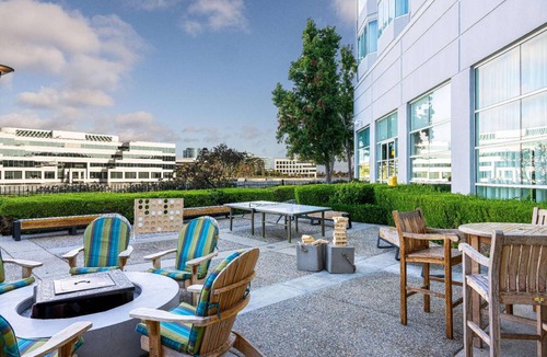 Redwood Shores Hotel | 80 m² Hotel ∙ 127 guests