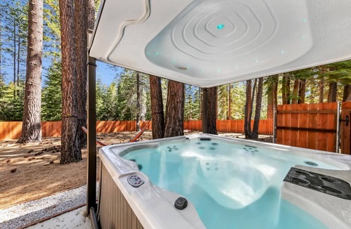 Tahoe Paradise Cabin | 9 Beds, Hot Tub, Dog Friendly, Fenced Yard, Game Room with Pool Table, Near Heavenly