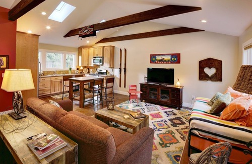 Arden-Arcade Cottage | 900 Square Foot Guest Cottage Built In 2013. Great For A Family of five max.