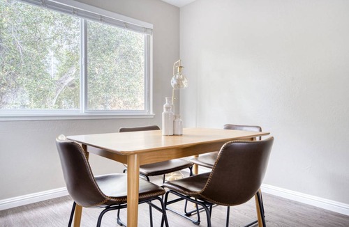 Central San Mateo Apartment | 93 m² Apartment ∙ 2 bedrooms ∙ 4 guests