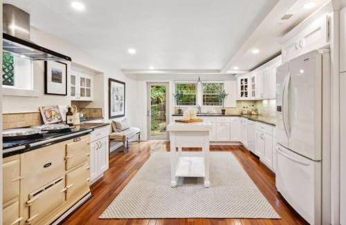 University South Bed & Breakfast | 93 m² Bed and breakfast ∙ 4 bedrooms ∙ 9 guests