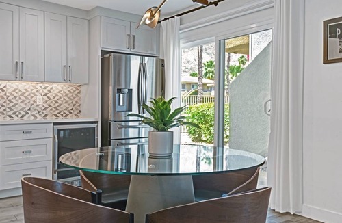 Palm Springs Condo | 95 m² Condo ∙ 2 bedrooms ∙ 4 guests