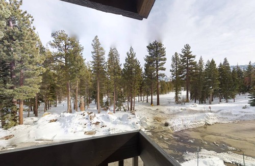 Majestic Pines Condo | 97 m² Condo ∙ 1 bedroom ∙ 4 guests