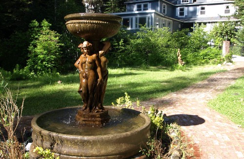 Cazadero House | A bit of English charm nestled in the Redwoods of Sonoma. Perfect seclusion.