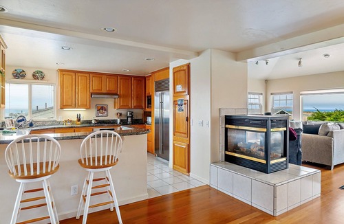Marine Terrace House | A Dolphin Dreams by the Sea