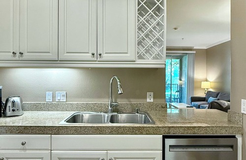 Airport Area Condo | A Luxurious Resort Style Condo in the Heart of Irvine