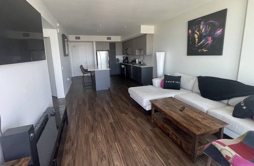 Alamitos Beach House | A sunset above all charming apartment