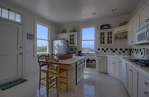 Cambria House | A Victorian Lightkeepers House