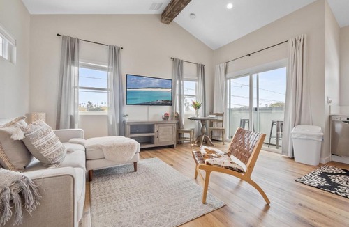 Sunset Cliffs Apartment | A4609b- Sunset Cliffs Dream Apartment