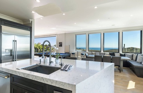 Bodega Bay House | Above Par: Spa, Coastal Views, Pool table, Walking Distance To Beach
