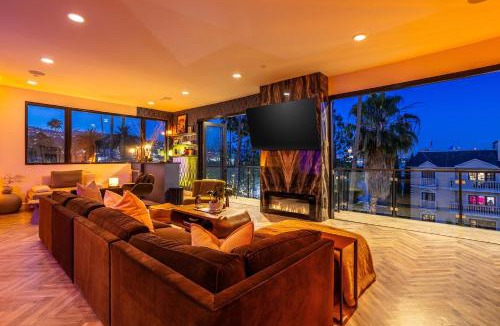 Beverly Grove Apartment | Abrakadabra The Architect's Ultra Luxury Residence