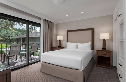 Napa Hotel | Add This To Your Vacation Stop! Pool & Golf Course, Near Garfield Park!