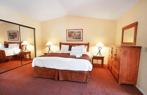 San Diego Country Estates Hotel | Adventure Awaits! Pool, Fishing, Parking, Hiking, Near Barona Speedway