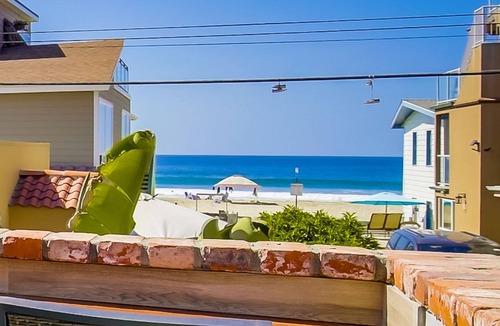 Mission Beach Apartment | Affordable condo near the beach w/gas grill, deck, ocean views