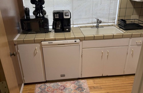 Half Moon Bay House | Affordable Ground Floor Unit In The Heart Of HMB Downtown: Former Mayor's House