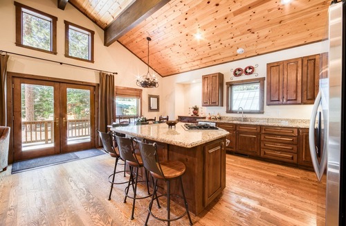 Tahoe Vista House | Agatam by Tahoe Getaways - Hot Tub, Close to Lake, Dogs OK