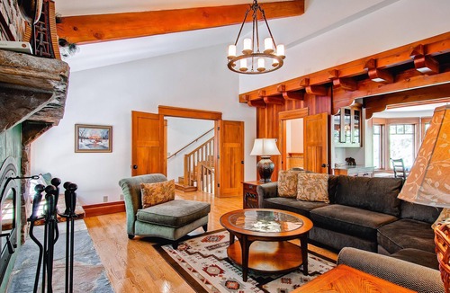 Yosemite National Park House | Ahwahnichi Lodge