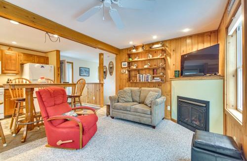 Carrabassett Valley House | Air-Conditioned Hideaway Near Sugarloaf Mountain