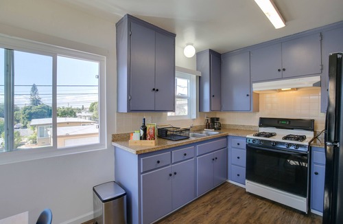 Zaferia Condo | Airy Long Beach Condo Rental: 2 Mi to Ocean!