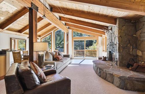 Alpine Meadows House | Alpine Adventure- Shuttle to Ski Lifts- Hot Tub- Pet Friendly