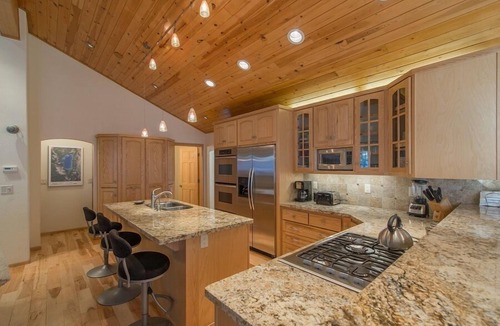 Alpine Meadows House | Alpine Meadows home w/Private Hot Tub, Close to hiking, Fireplace- Mineral Springs Getaway