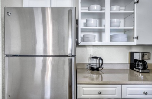 Central District Apartment | Amazing Fremont 2BR w/Pool, W/D & Gym, near TJ & WF, by Blueground