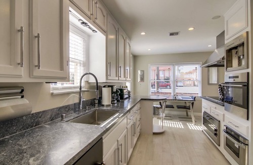 Imperial Beach House | Amazing Imperial Beach Property.Sleeps 10!