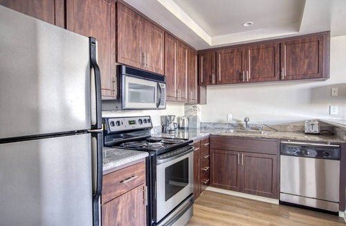 University South Apartment | Amazing Palo Alto 2BR w/Pool & Gym, near FB & Google, by Blueground