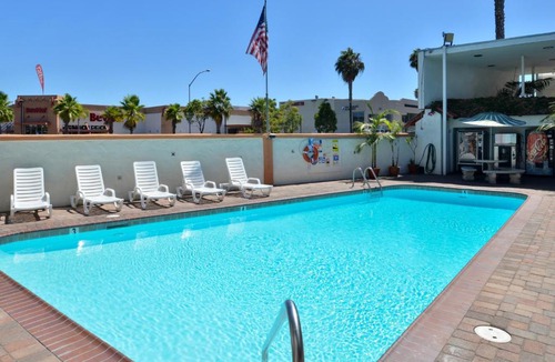 Loma Portal Hotel | Americas Best Value Inn Loma Lodge