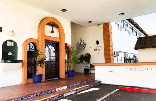 Loma Portal Hotel | Americas Best Value Inn Loma Lodge