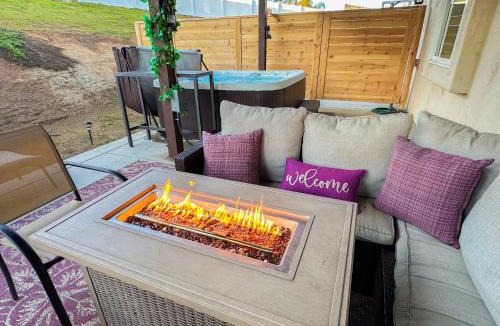 Vista Villa | Amethyst Hearth - Family Spa Serenity, Zoo, Beach, Disneyland, Legoland