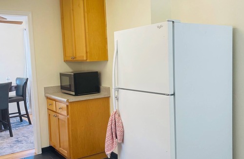 La Mesa House | Artistic Oasis. Charming 3-bedroom house in La Mesa with AC, WiFi, washer/dryer