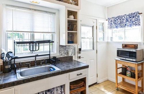 North Central House | Artists' Getaway | 3min>Rose Bowl | Hollywood+DTLA