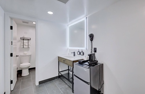 Cortez Hill Hotel | Ash&9th