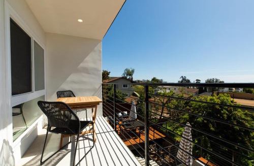 Middletown Apartment | Avalon 2 Unit Buyout I III AvantStay Mins to GaslampBeautiful Deck w BBQ