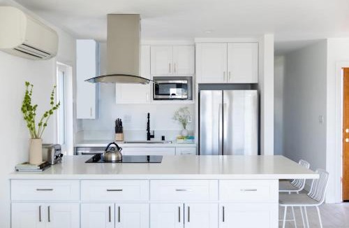 Middletown Apartment | Avalon 2 Unit Buyout I III AvantStay Mins to GaslampBeautiful Deck w BBQ