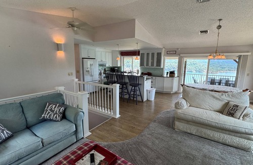 Lakehead House | Awesome Lakeview Home, 4 Bedrooms, 3 Bath - Shasta Lakeshore Retreat #18