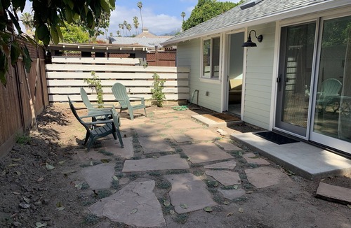 Milpas House | Back-house Bungalow blocks from East Beach