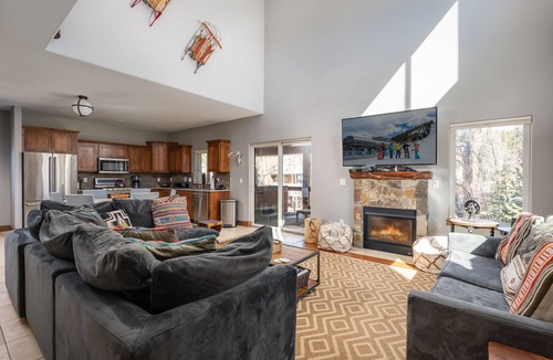 Fraser House | Balsh Hideaway | Covered Deck | Private Hot Tub | Luxe Cabin