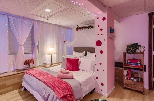 Midtown Sacramento Apartment | Barbie's Dream Apt in the City