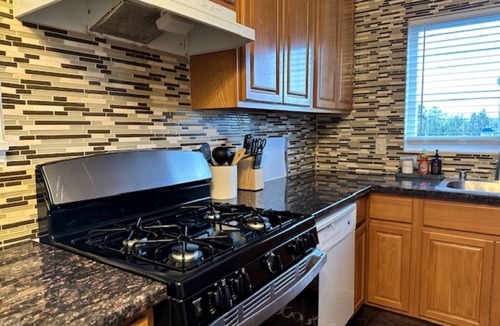 Hayward Condo | Bay Area Bliss: Cozy Family Condo in the Heart of Hayward Hills Close to CSUEB.