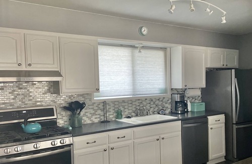 Bodega Bay House | BAY CANYON VIEW-CHARMING SINGLE LEVEL HOME- FENCED YARD + SPA-NEAR EVERYTHING!