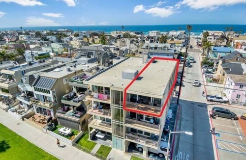 San Diego Condo | Bayfront Perfectly located 2bdrm 1 Parking spot with lots of free parking nearby