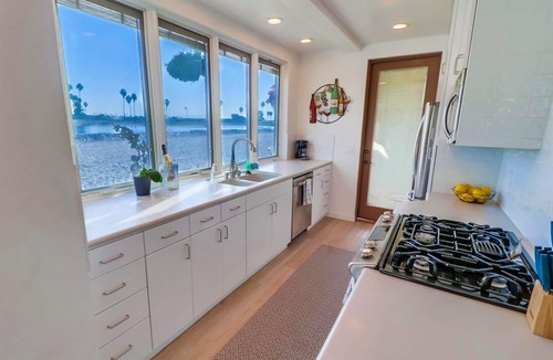 Mission Beach Condo | Bayside Bliss | 2BR Coastal Retreat w/Water Views