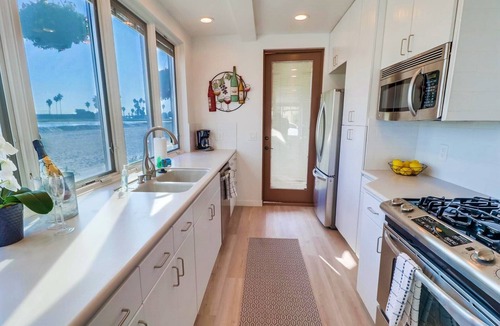 Mission Beach Condo | Bayside Bliss | 2BR Coastal Retreat w/Water Views