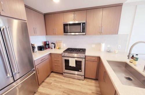 East Village Apartment | Bayviews Lux One-bedroom Apartment 1min to Petco Park Convention Center Gaslamp Pool, Hot Tub