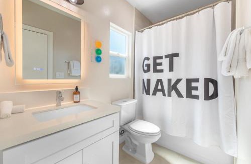 Ocean Beach House | Beach Bungalow Perfection - Private Patios, BBQ walk2beach & Pet Friendly!