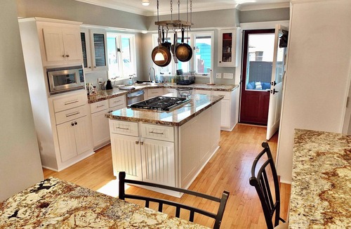Alamitos Beach House | Beach City Craftsman - Walk to Beach