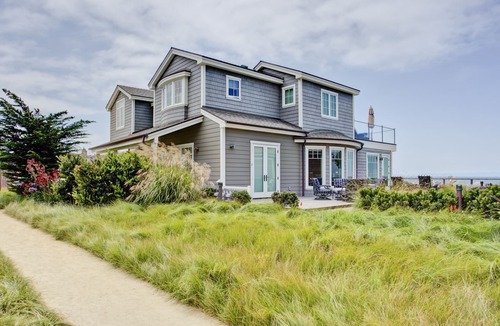 Toro Canyon Apartment | Beach front Sea Loft in Santa Barbara. Weekly discounts. Best beach sunsets!