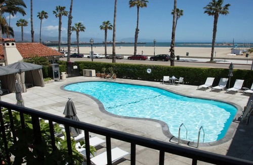 West Beach House | Beach Getaway! 3 Family-friendly Units, Outdoor Pool, Near MOXI Science Museum